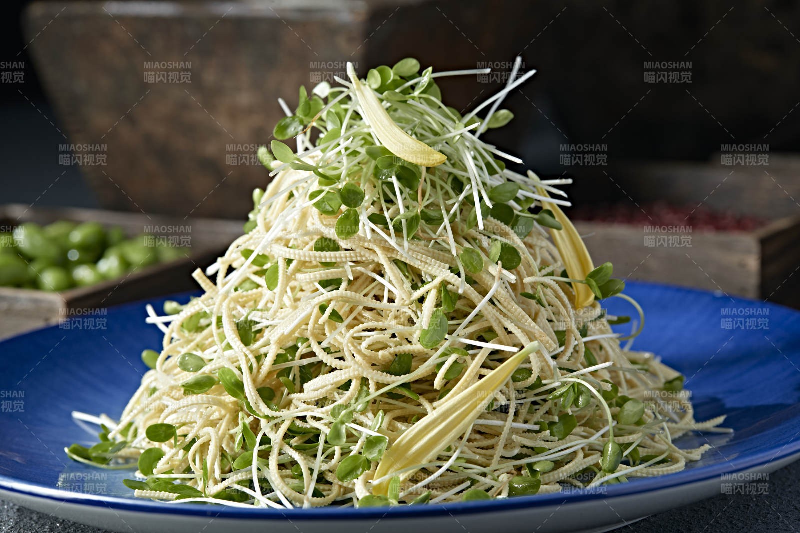 香椿苗凉拌干豆腐丝图片