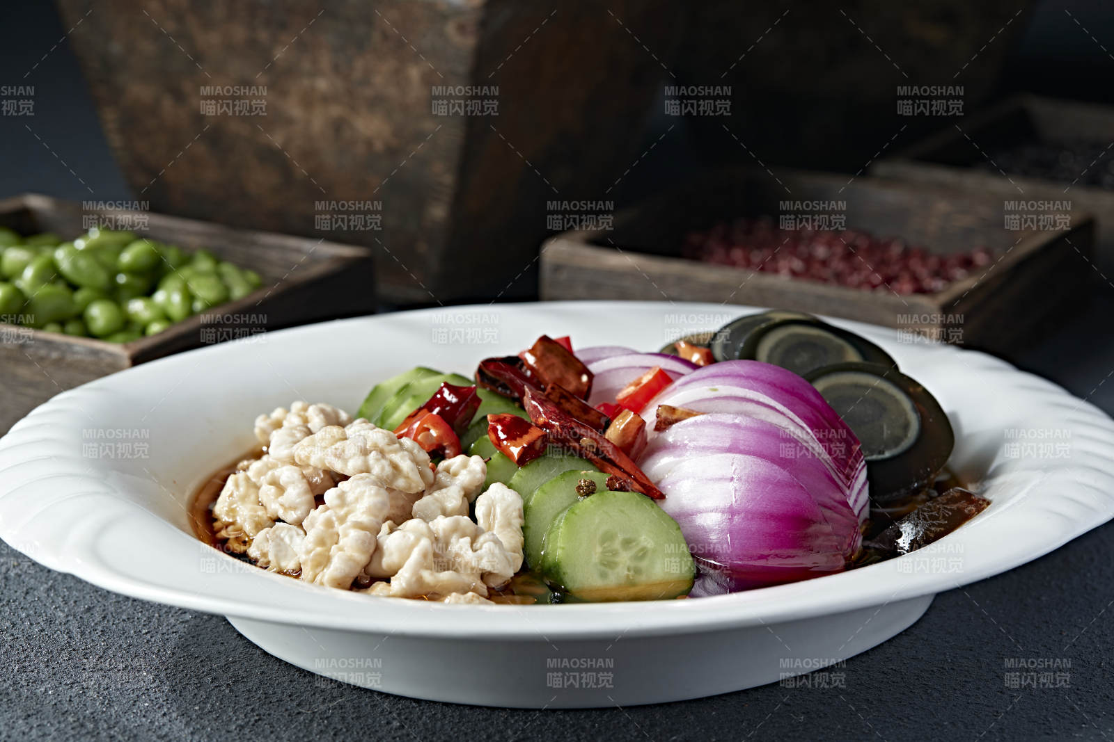 精美小凉菜老醋拌四样花瓜洋葱桃仁皮蛋图片