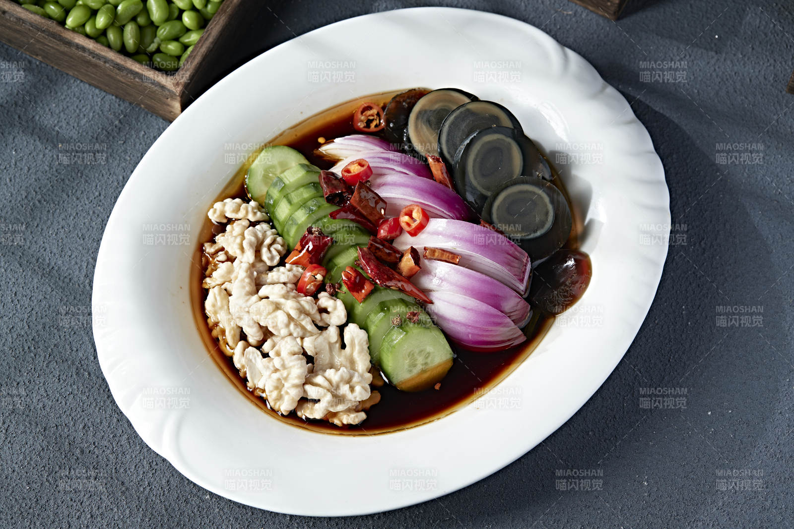 精美小凉菜老醋拌四样花瓜洋葱桃仁皮蛋图片