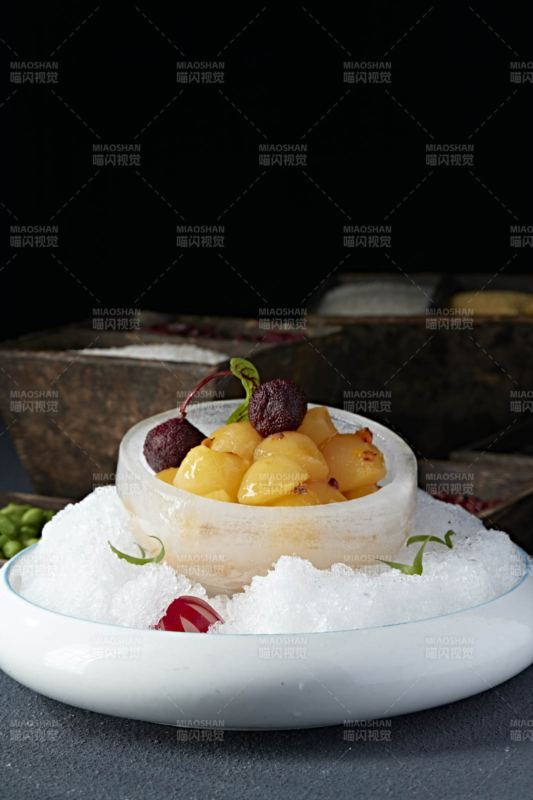 精美凉菜冰镇杨梅果沙棘雪梨图片