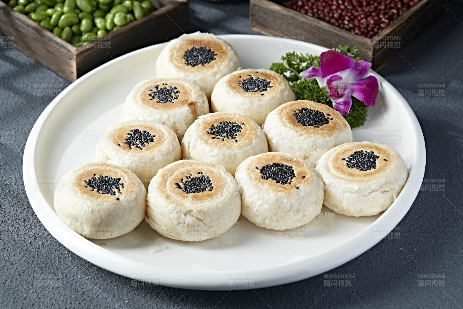 香烤肉馅黑芝麻酥皮饼图片