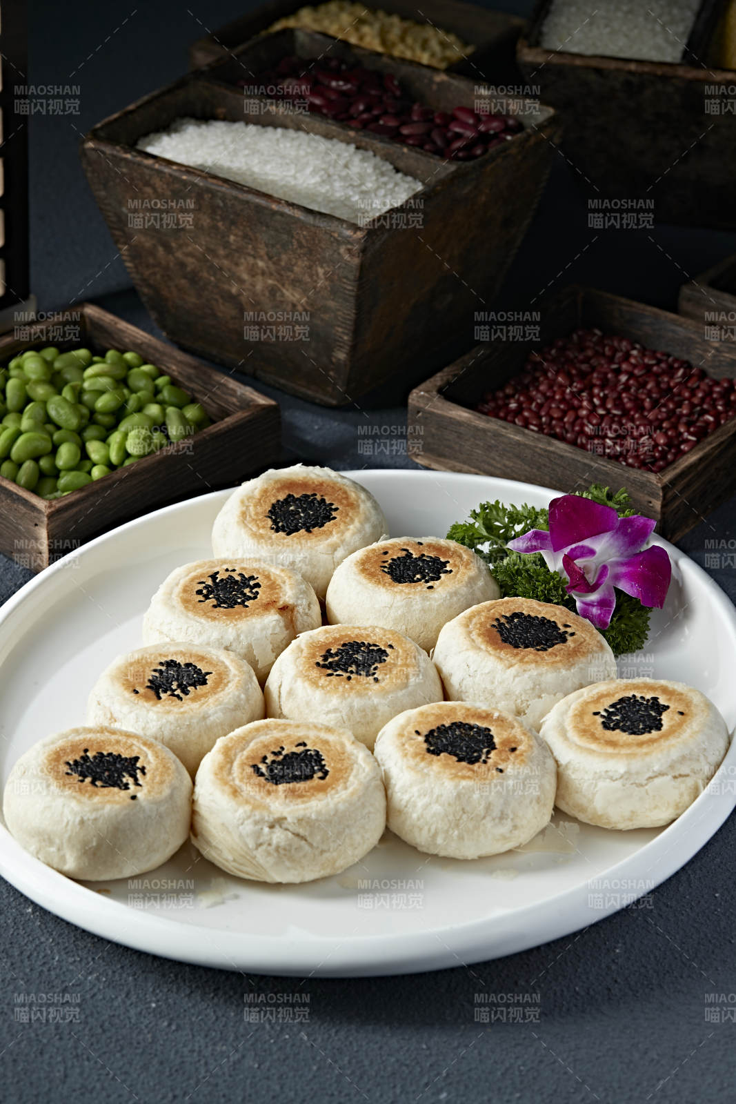 香烤肉馅黑芝麻酥皮饼图片