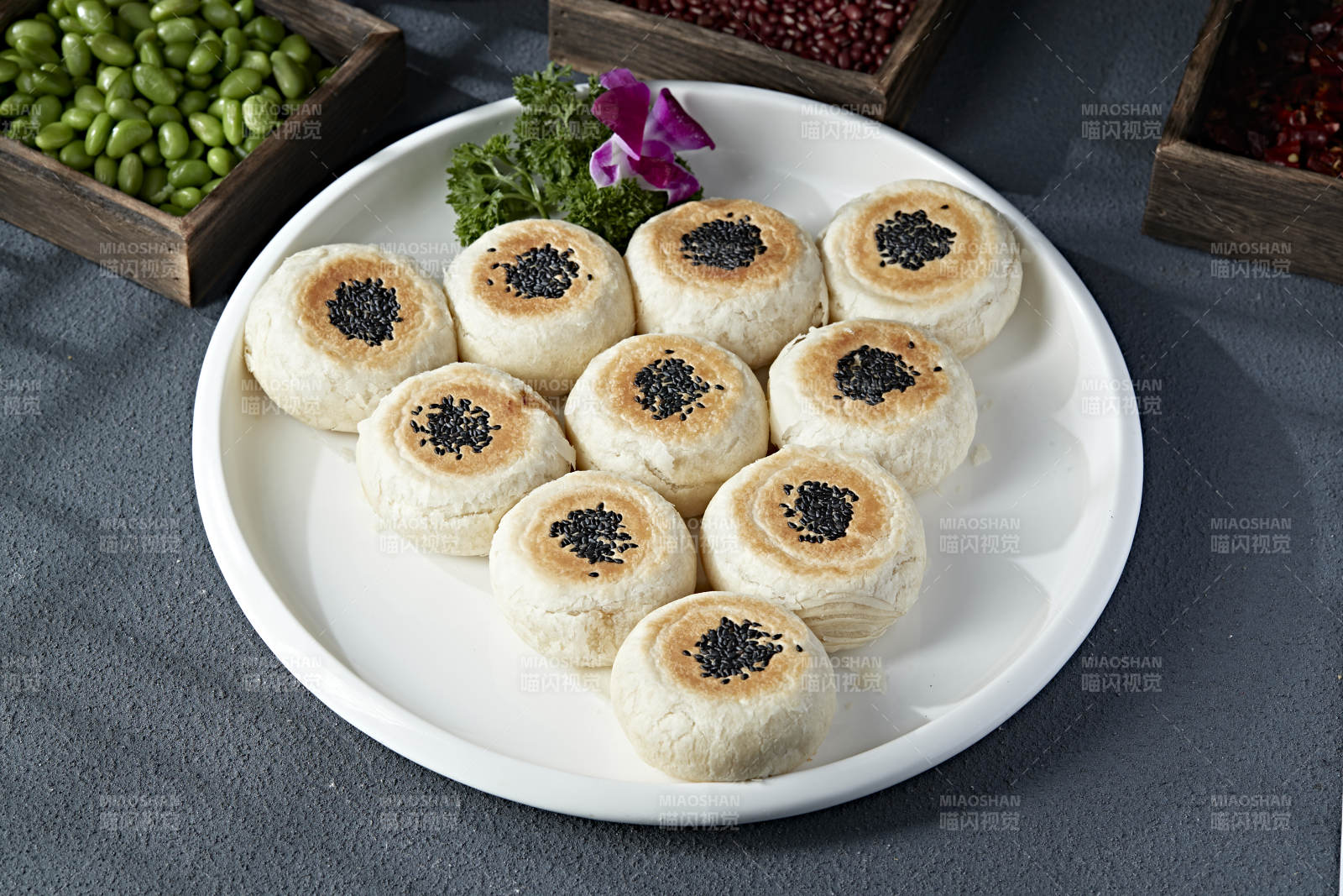 香烤肉馅黑芝麻酥皮饼图片