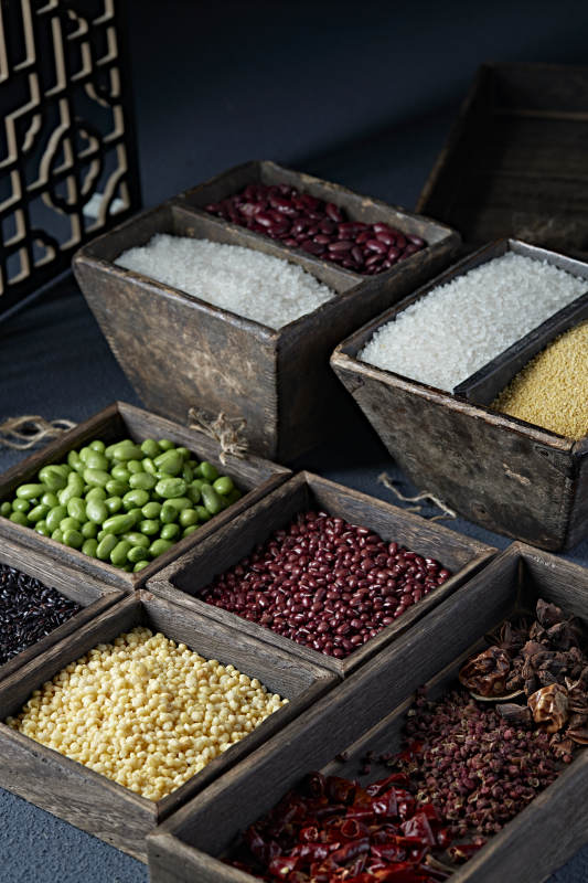 五谷杂粮及常用中餐调料组合图片