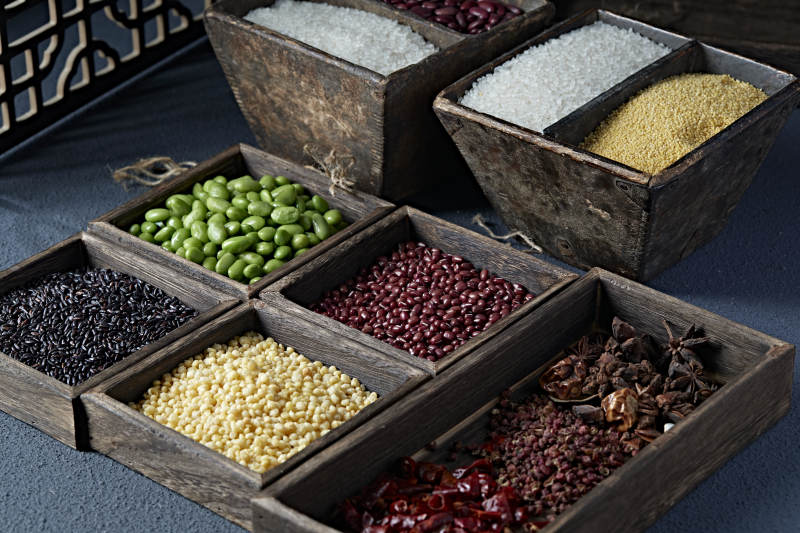 五谷杂粮及常用中餐调料组合图片