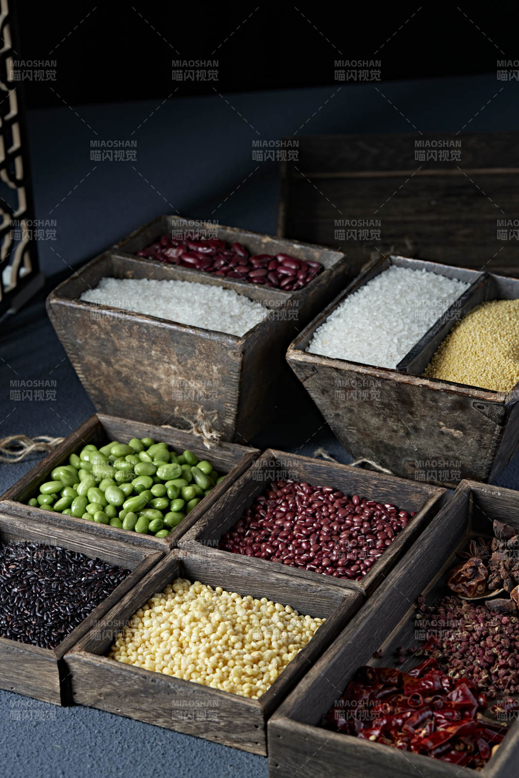 五谷杂粮及常用中餐调料组合图片