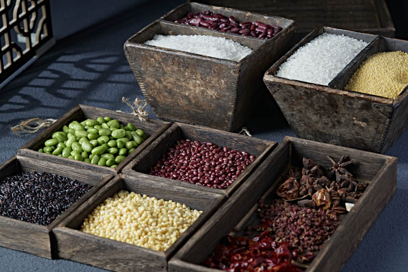 五谷杂粮及常用中餐调料组合图片