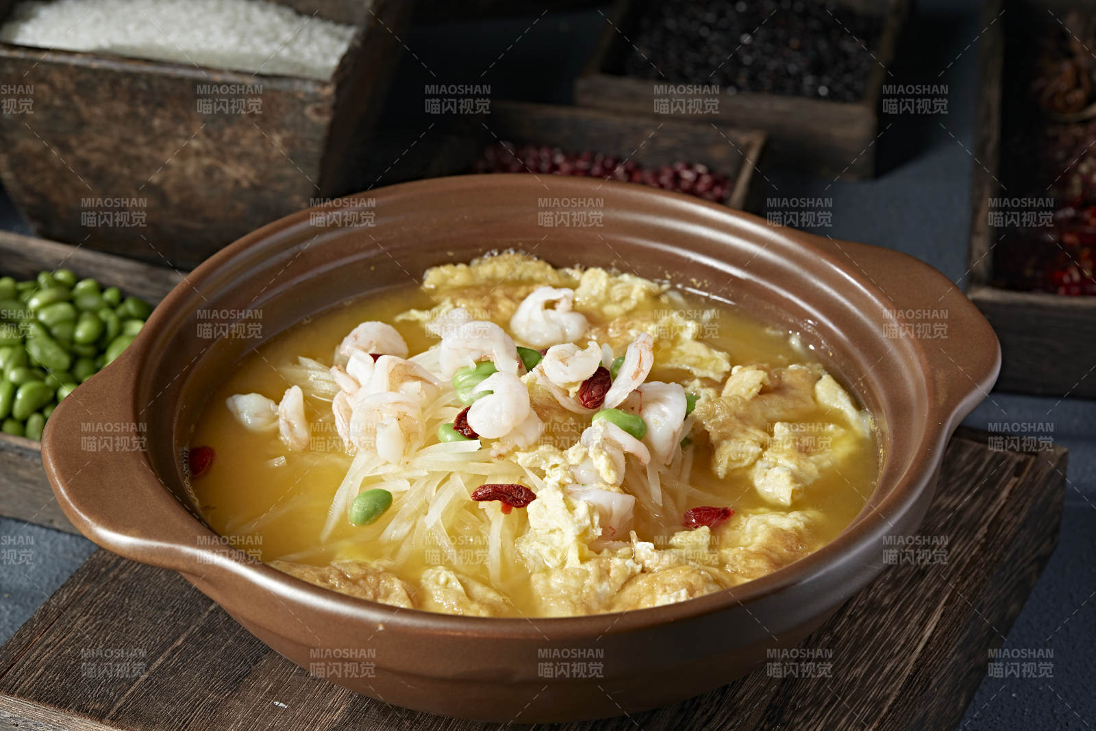 养生滋补石锅酸汤水煮煎蛋枸杞萝卜丝虾仁图片