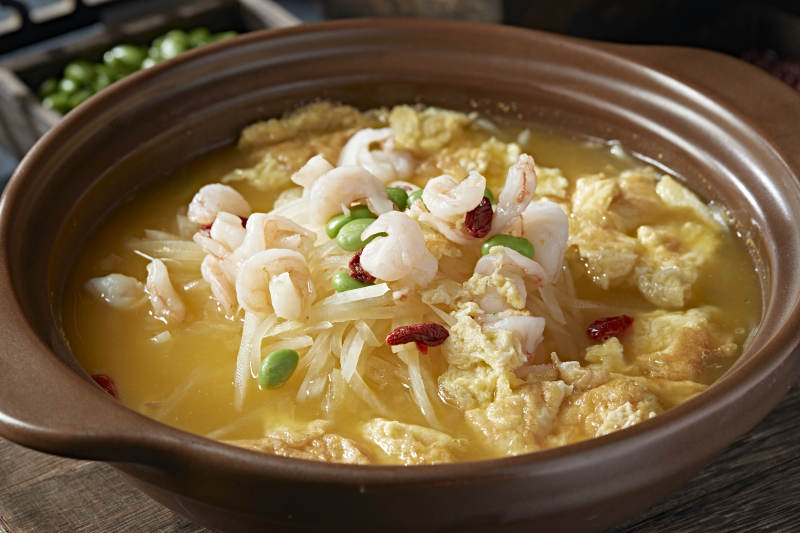 养生滋补石锅酸汤水煮煎蛋枸杞萝卜丝虾仁图片