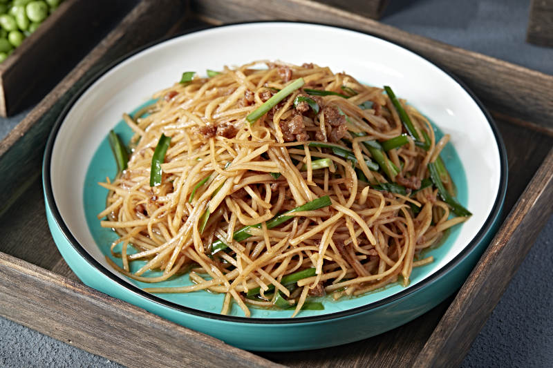 家常小炒美味韭菜肉沫土豆丝图片