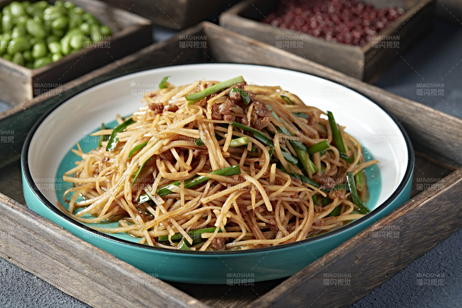 家常小炒美味韭菜肉沫土豆丝图片