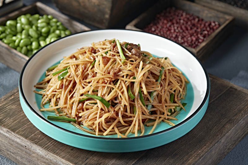 家常小炒美味韭菜肉沫土豆丝图片