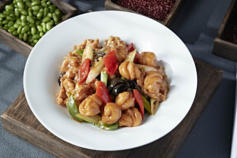 彩椒木耳葱香老大同过油肉炒花卷图片