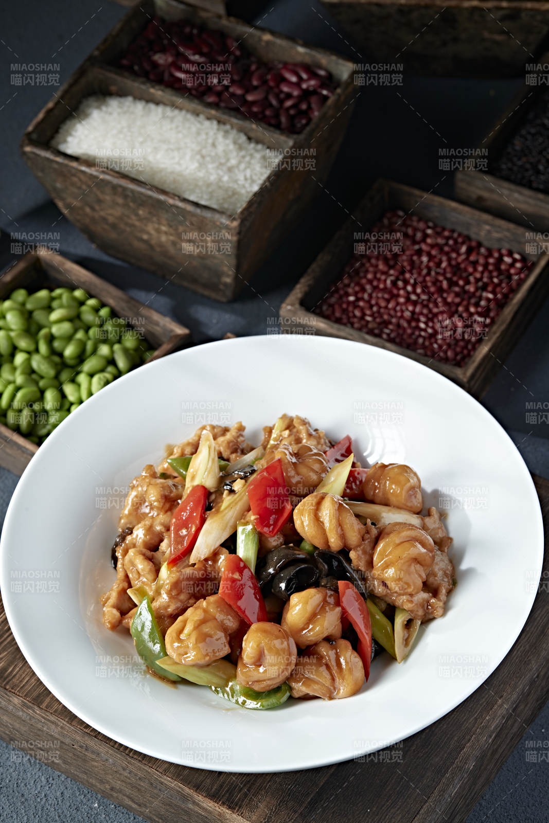 彩椒木耳葱香老大同过油肉炒花卷图片