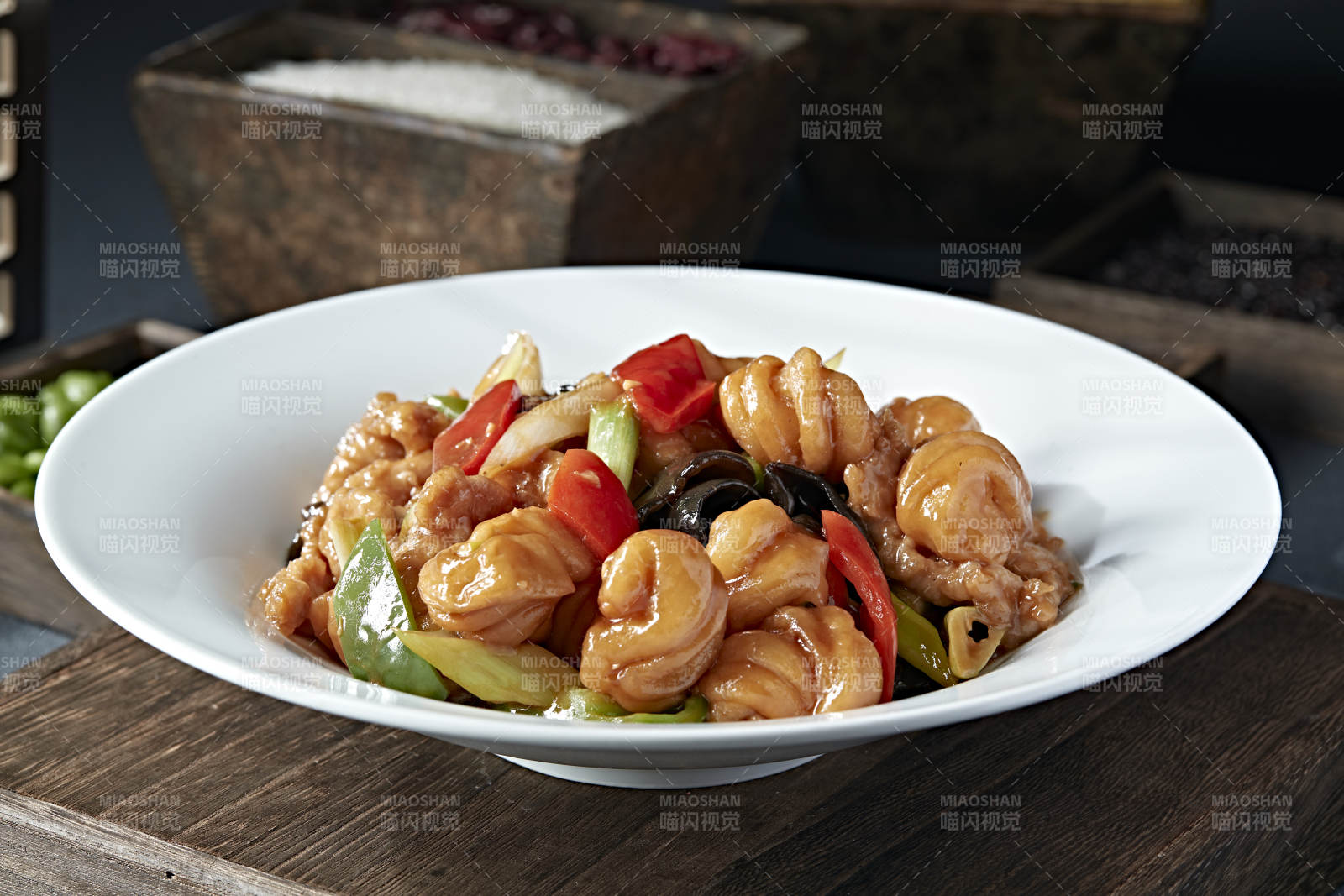 彩椒木耳葱香老大同过油肉炒花卷图片