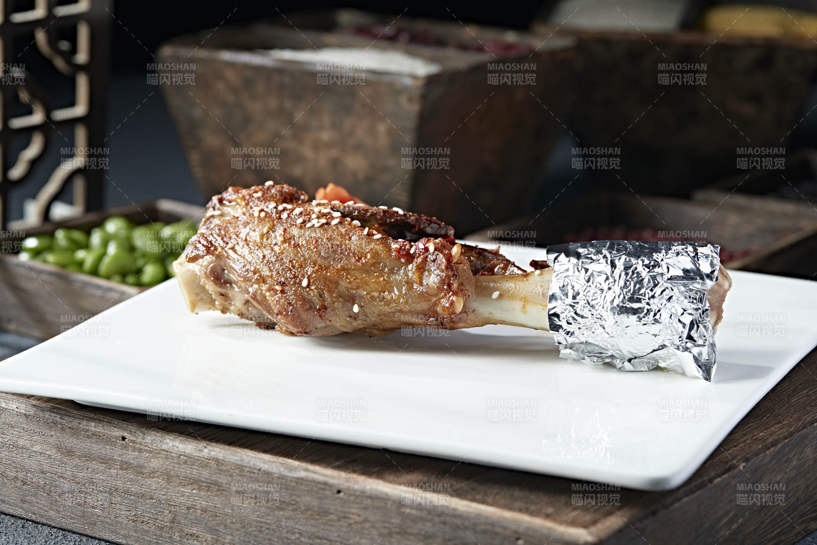 美味炭烤香辣风味小羊腿图片