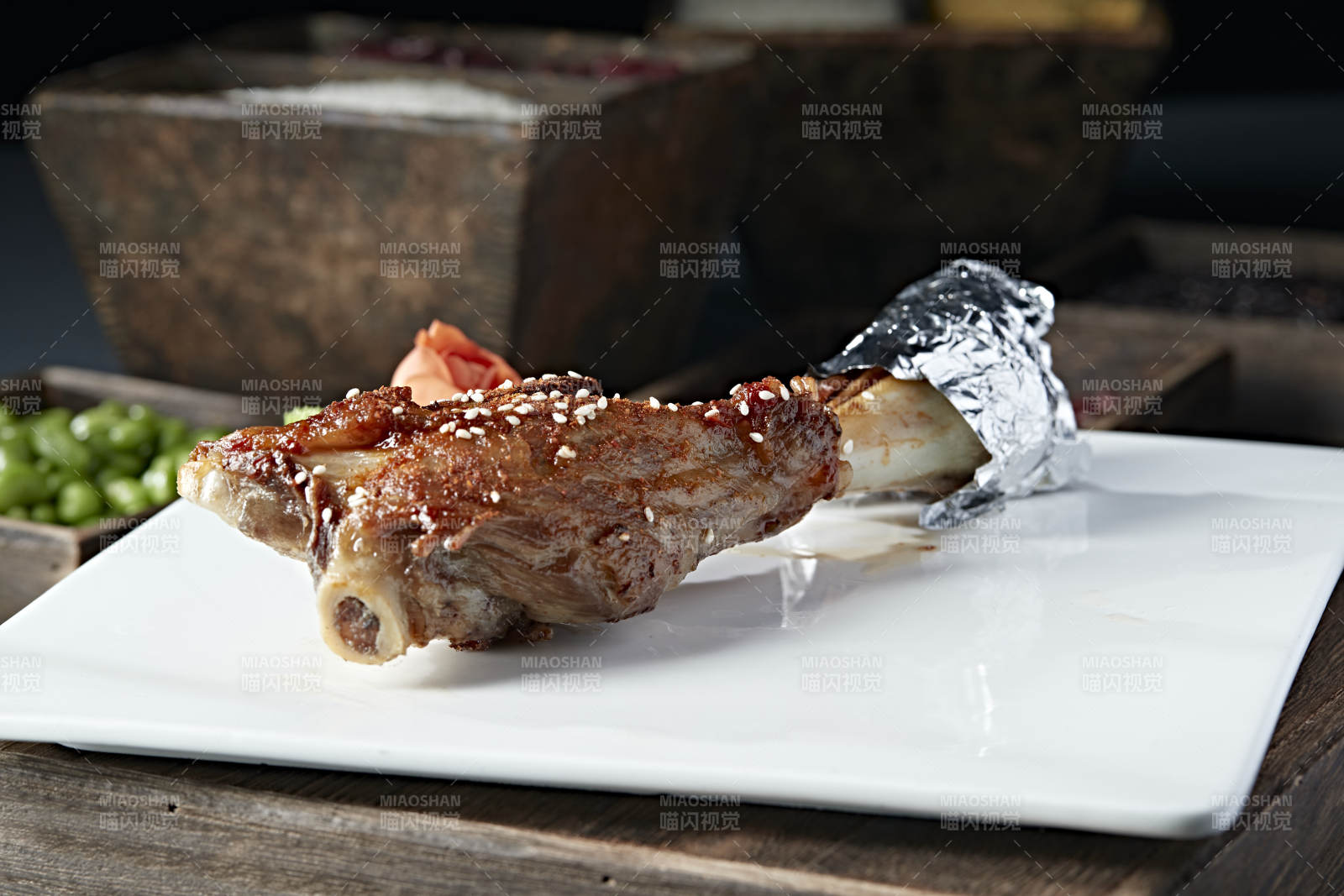 美味炭烤香辣风味小羊腿图片