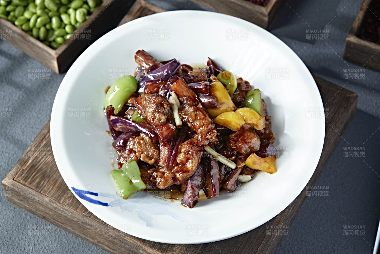 彩椒焦熘肉段烧茄条图片