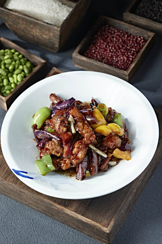 彩椒焦熘肉段烧茄条图片