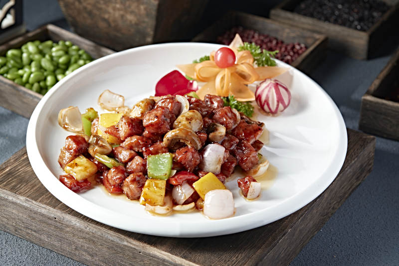 彩椒小洋葱口蘑酱爆牛仔粒图片