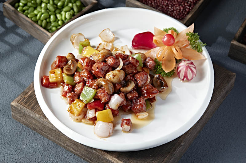 彩椒小洋葱口蘑酱爆牛仔粒图片