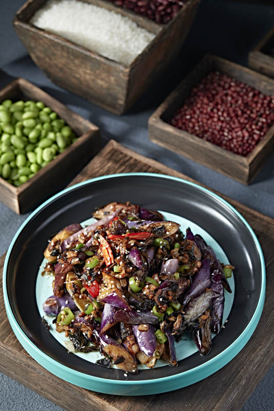 辣椒肉沫薄荷叶烧茄子图片