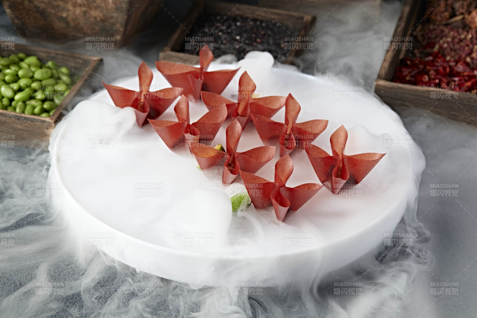 精美凉菜油炸山楂面皮小馄饨图片