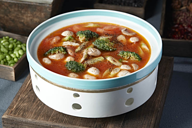 俄式风味番茄红汤西蓝花竹笋炖口蘑图片