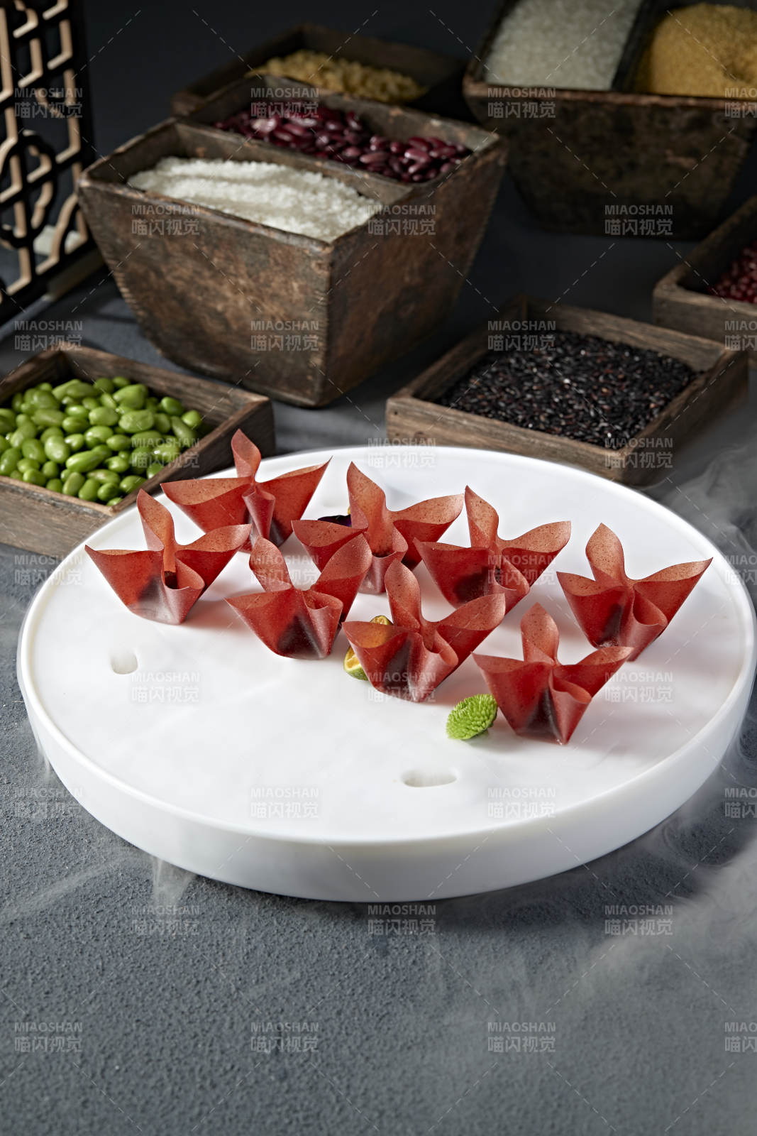 精美凉菜油炸山楂面皮小馄饨图片