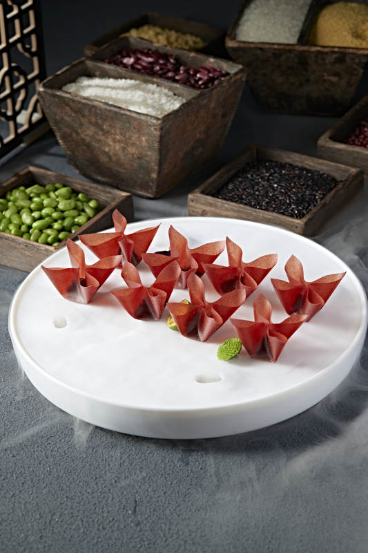 精美凉菜油炸山楂面皮小馄饨图片