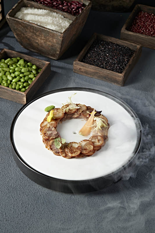 压蹄筋肘花卷切片图片