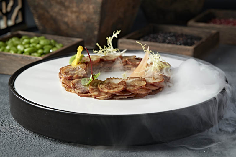 压蹄筋肘花卷切片图片