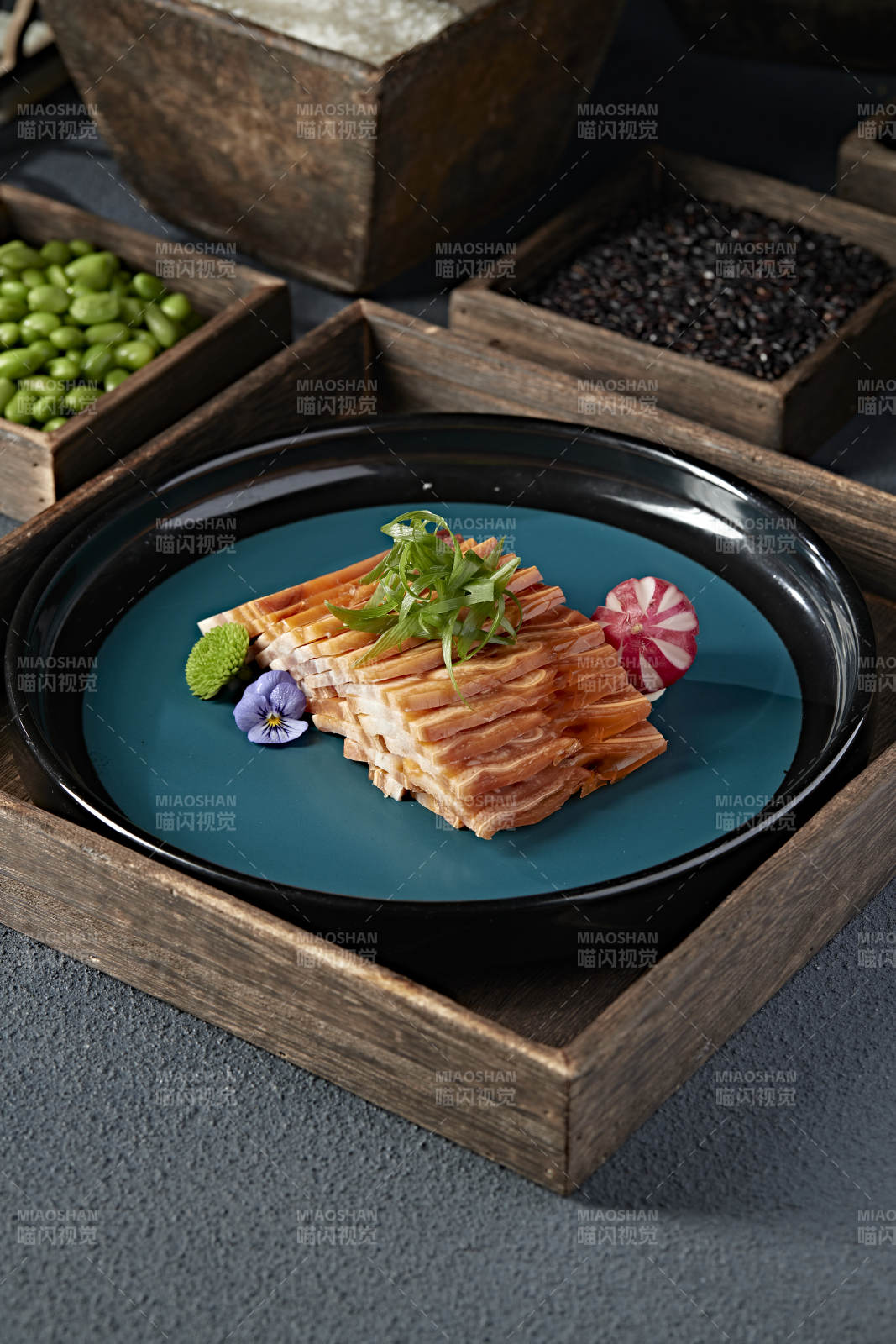 风味美食压猪耳丝皮冻切片图片