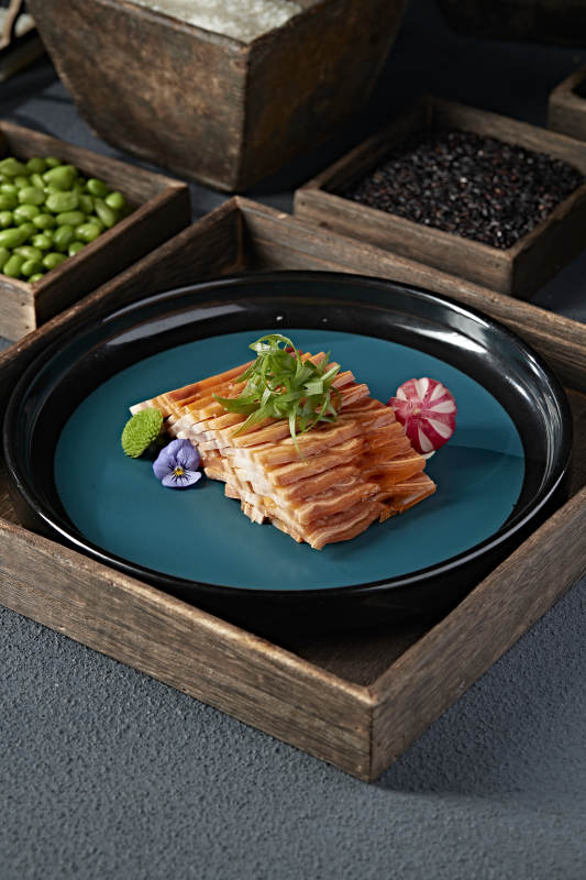 风味美食压猪耳丝皮冻切片图片