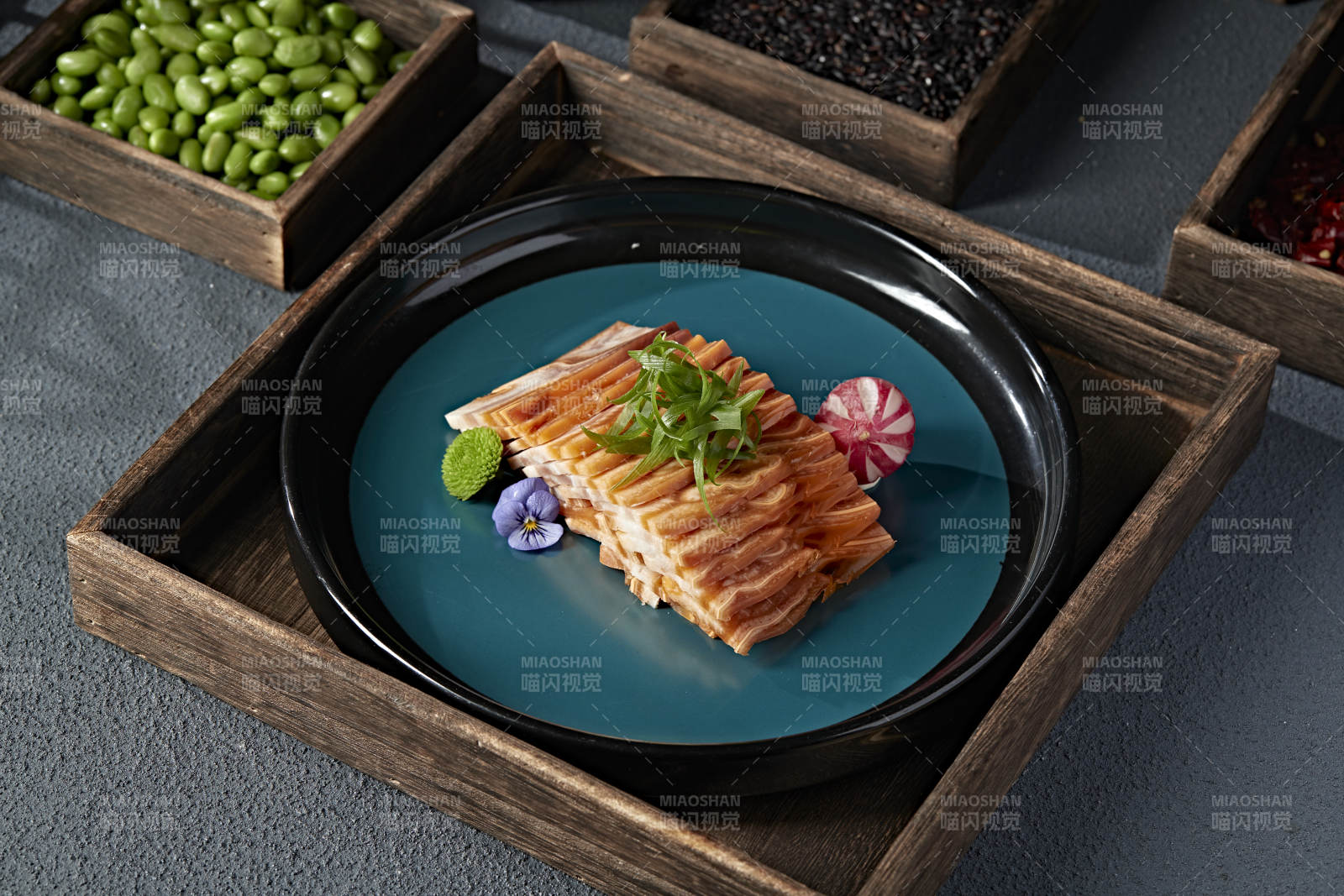 风味美食压猪耳丝皮冻切片图片