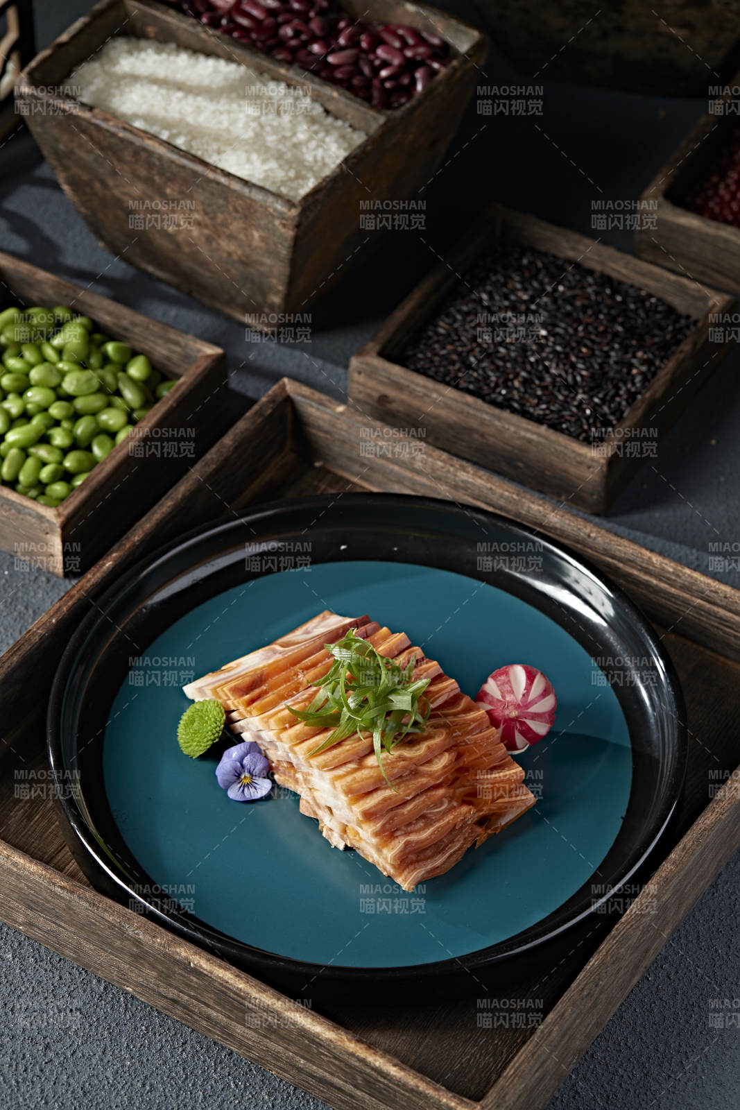 风味美食压猪耳丝皮冻切片图片