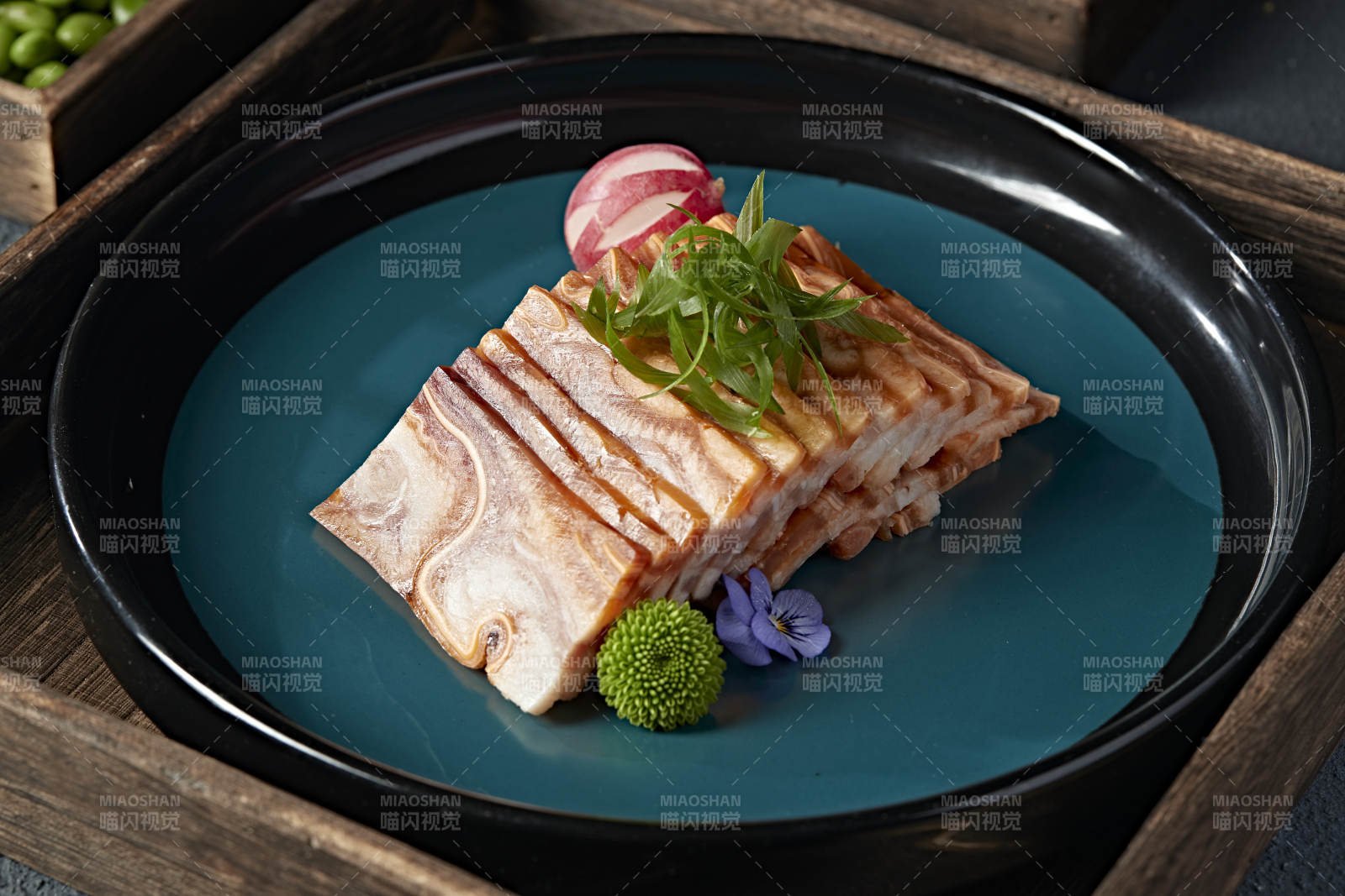 风味美食压猪耳丝皮冻切片图片