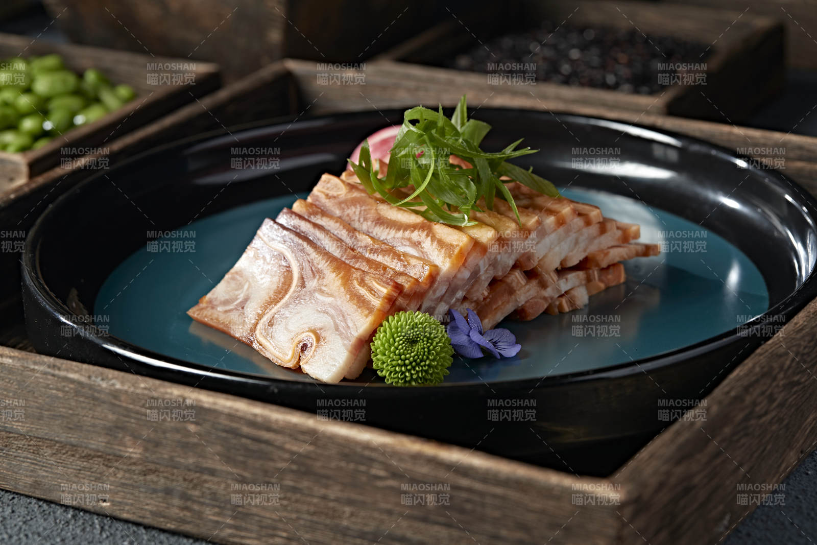 风味美食压猪耳丝皮冻切片图片