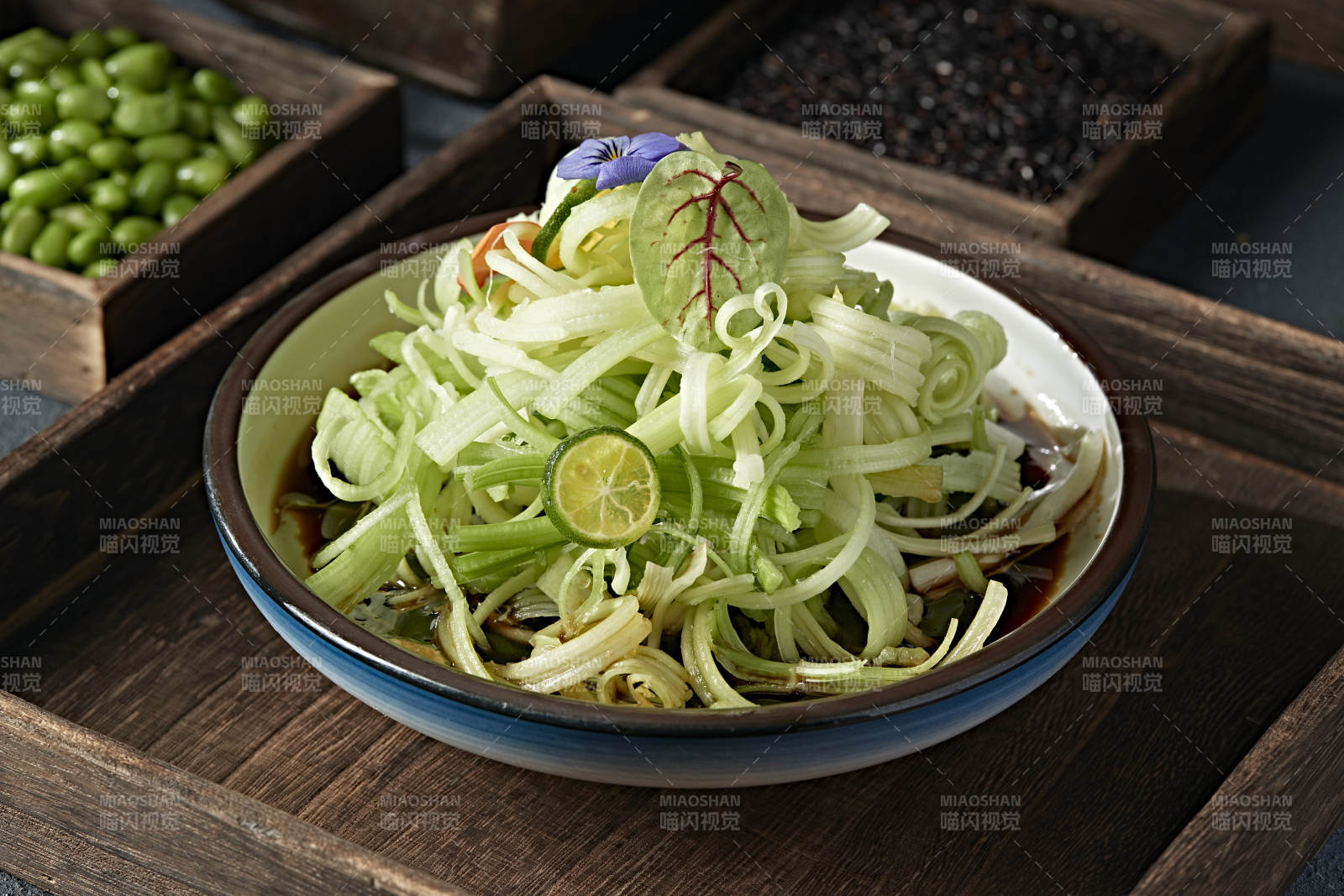 柠檬醋拌西芹丝图片