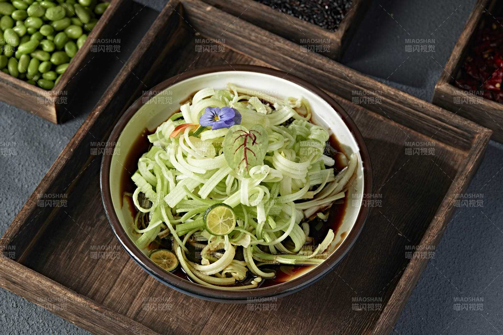 柠檬醋拌西芹丝图片