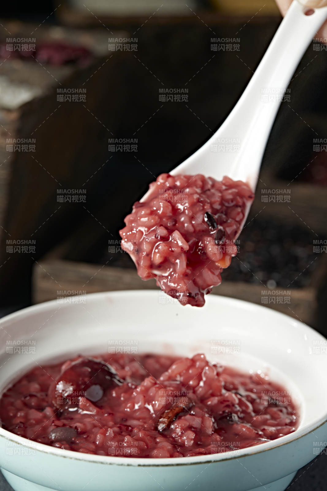 美味营养红豆薏米红枣杂粮粥图片