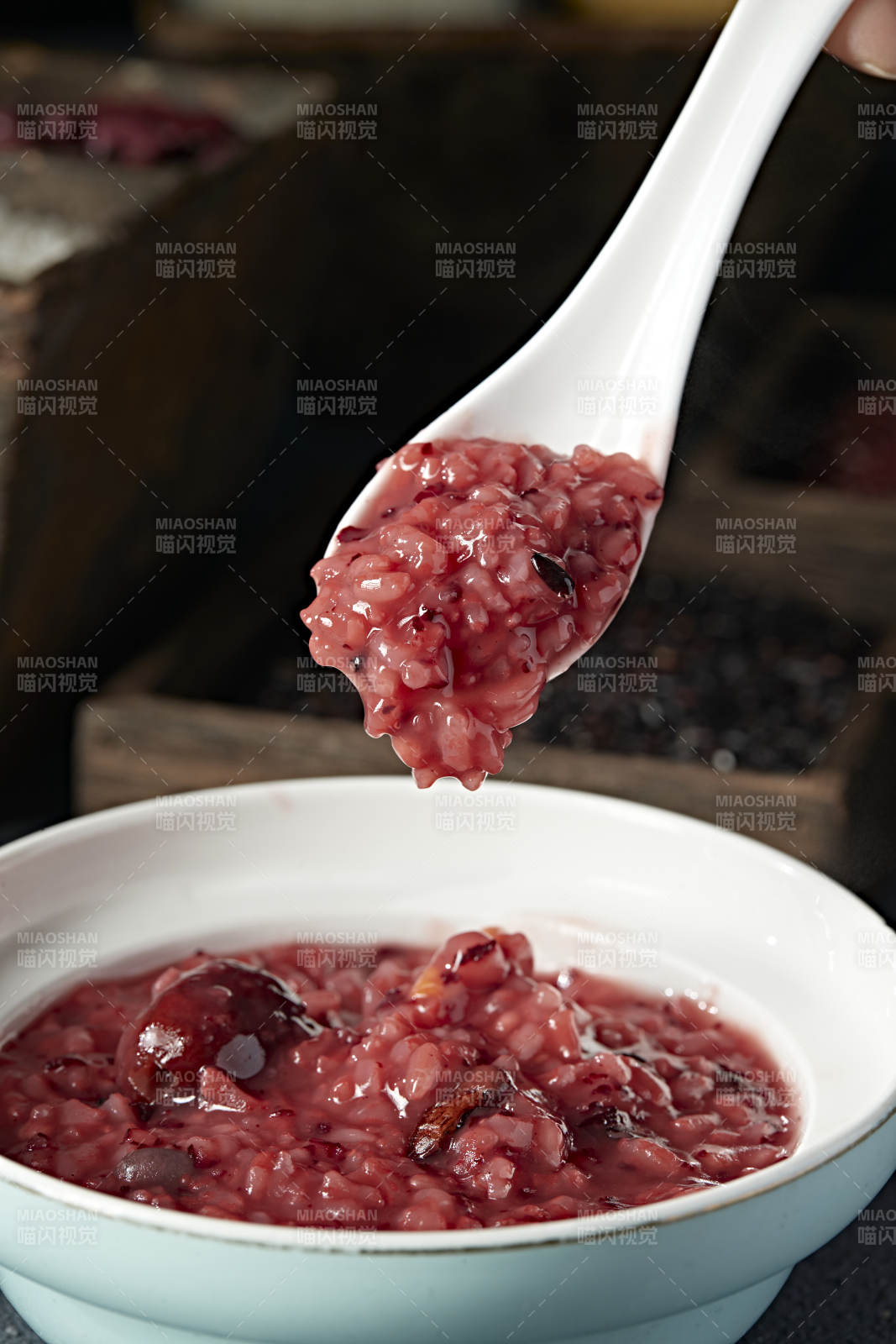 美味营养红豆薏米红枣杂粮粥图片