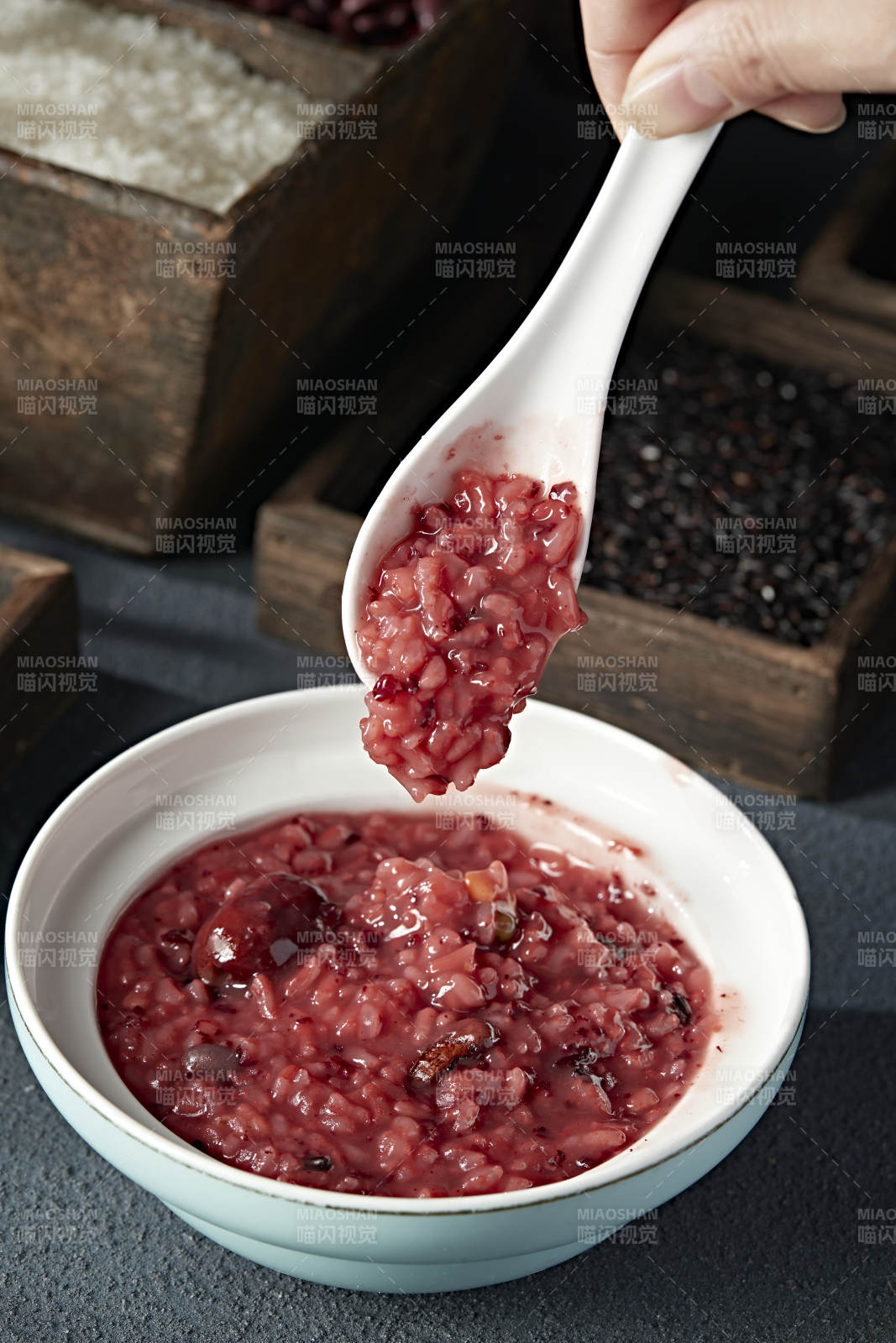 美味营养红豆薏米红枣杂粮粥图片