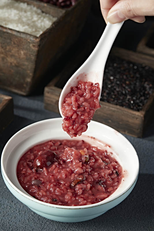 美味营养红豆薏米红枣杂粮粥图片