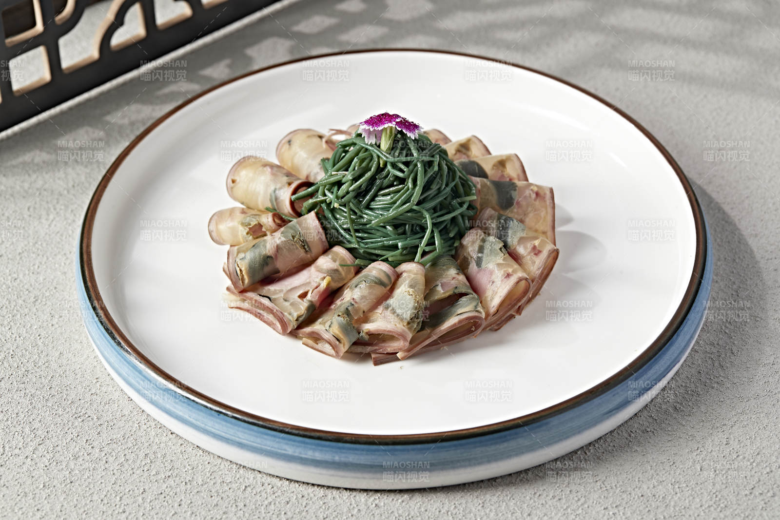 皮蛋猪耳蹄筋卷切片图片