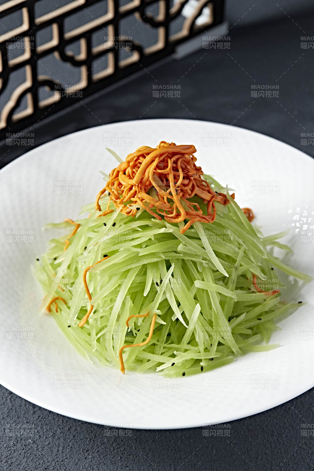 精美凉菜虫草花巧拌卤笋丝图片