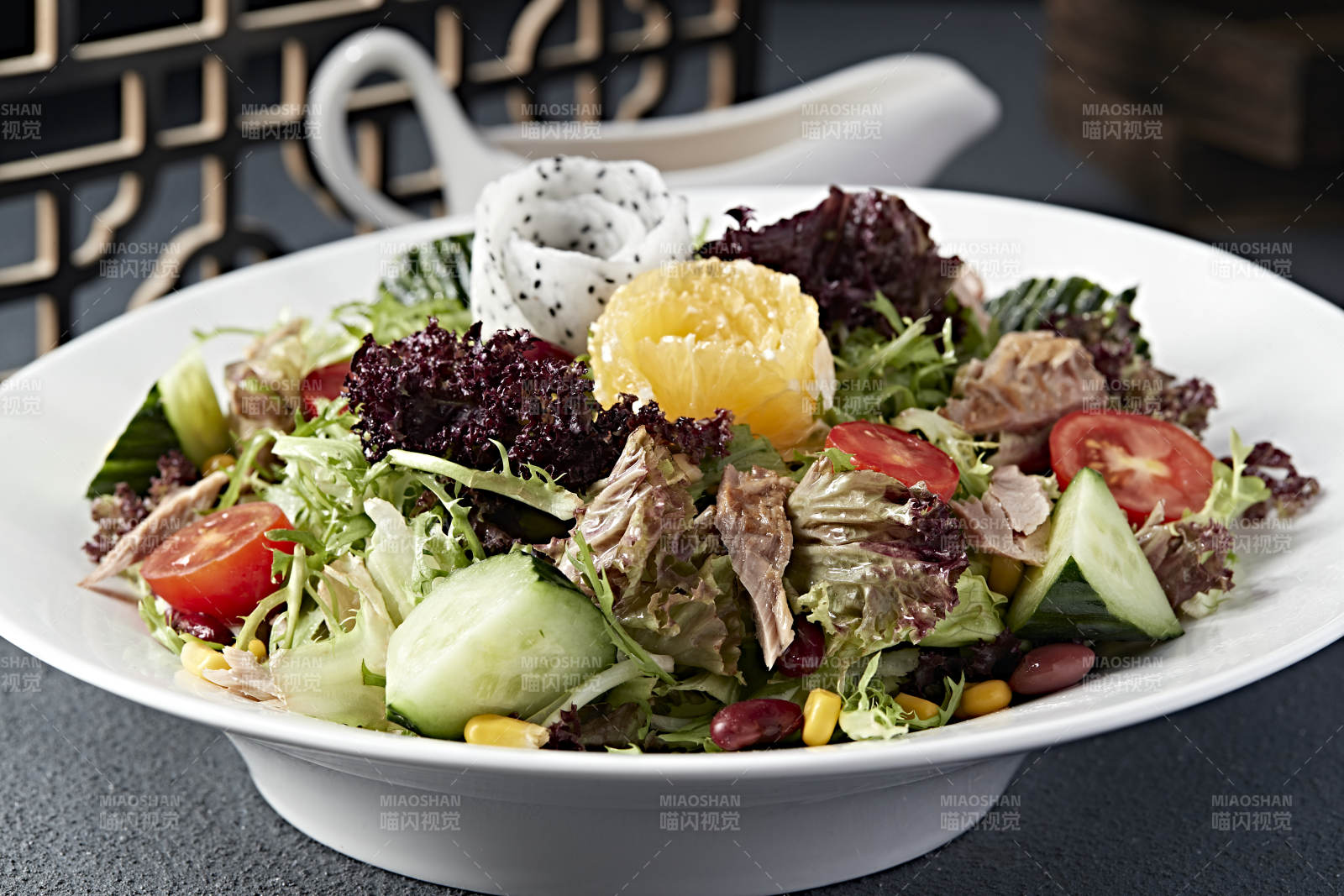 金枪鱼时蔬果蔬大拌菜图片