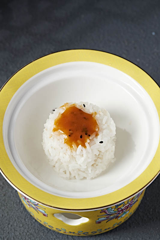 泰国香米蒸的捞饭配白米饭图片