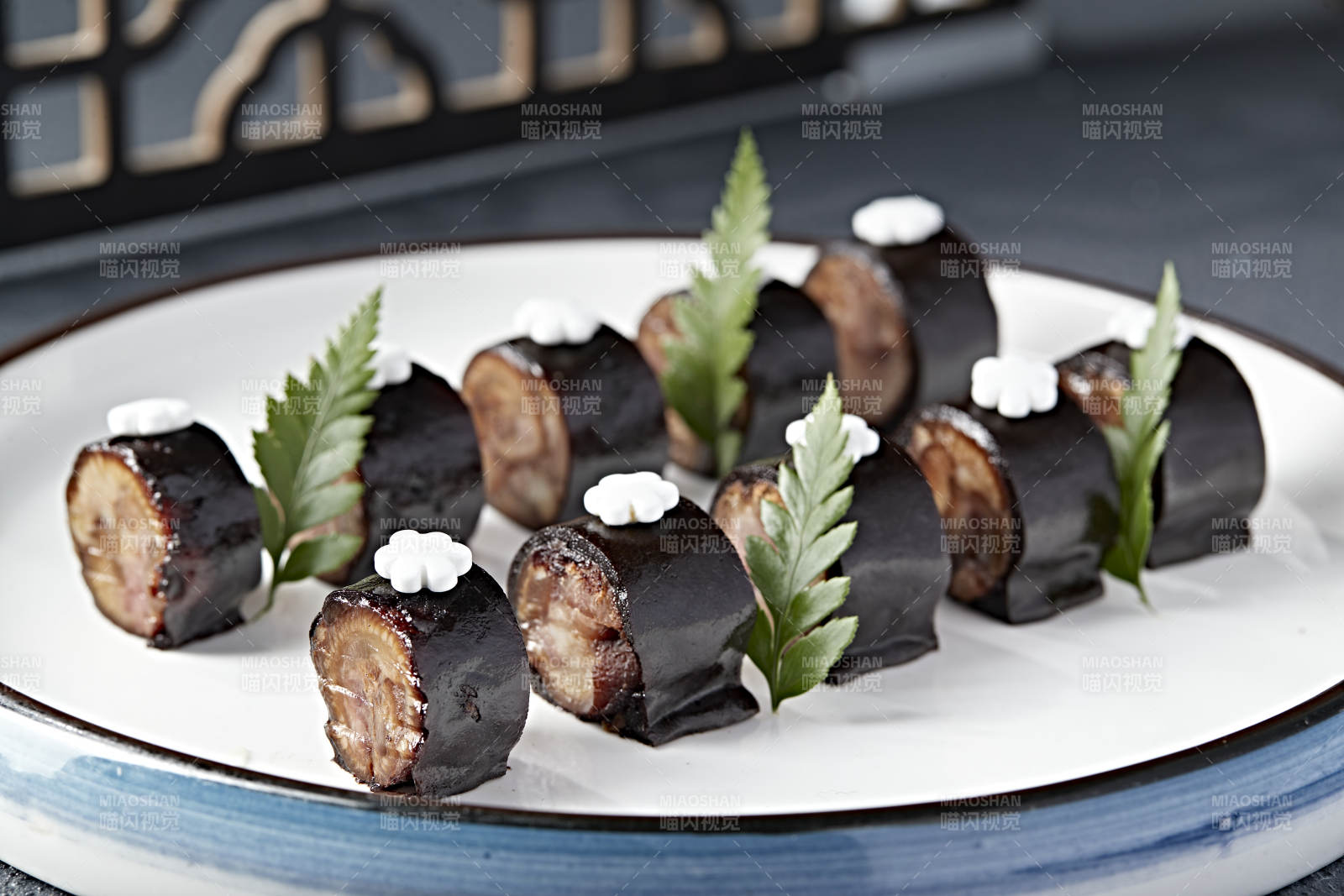 肘花皮冻猪肉卷图片