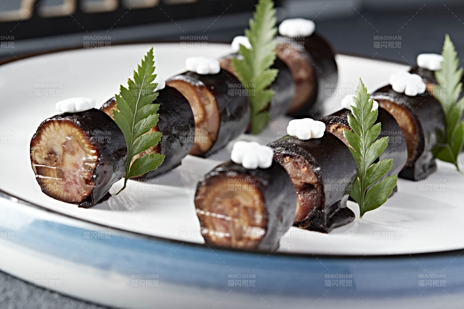 肘花皮冻猪肉卷图片